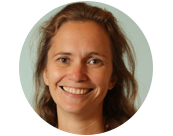 Mme Katja Ginda