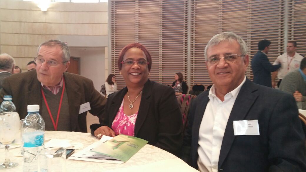 Monsieur le Governeur Rajoub, Dr Hirshfeld et Dr Shevel au bureau du Gouverneur à Naplouse